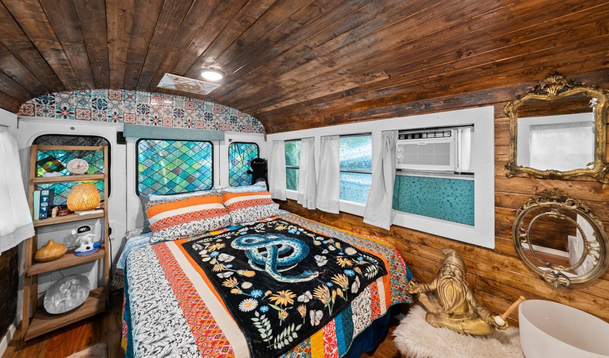 Cozy Af Medusa The Bus-lux Hébergement de vacances